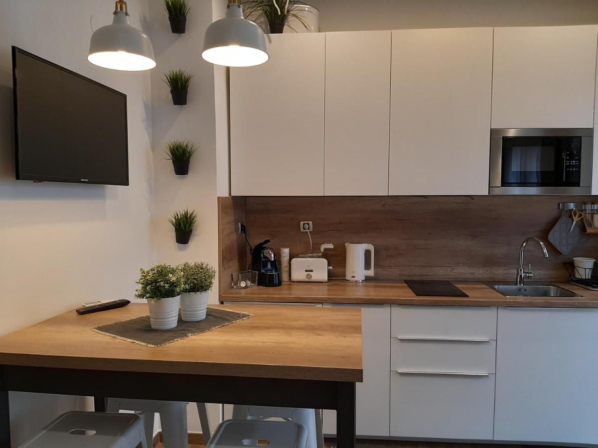 Arena Design Apartments With Free Private Parking And With A Terrace Pula Exteriör bild