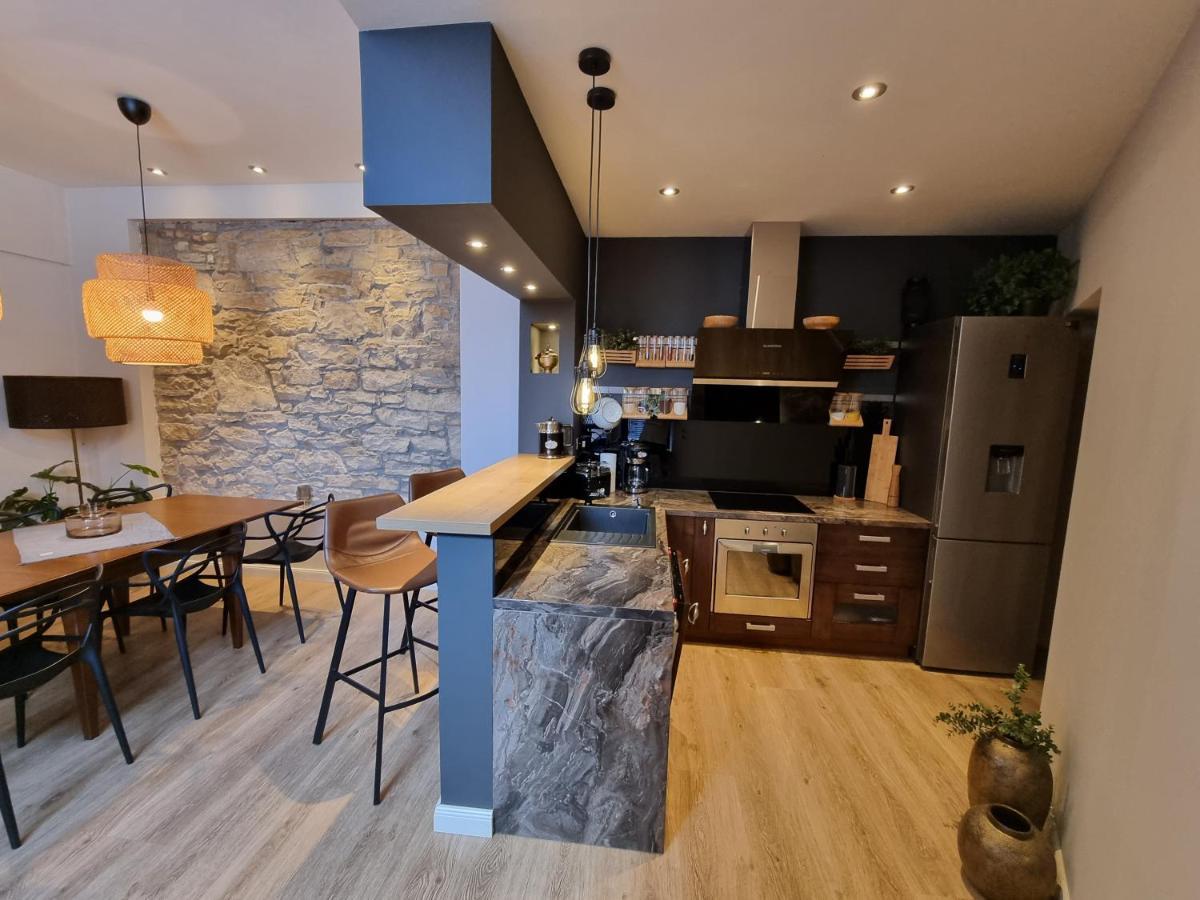 Arena Design Apartments With Free Private Parking And With A Terrace Pula Exteriör bild