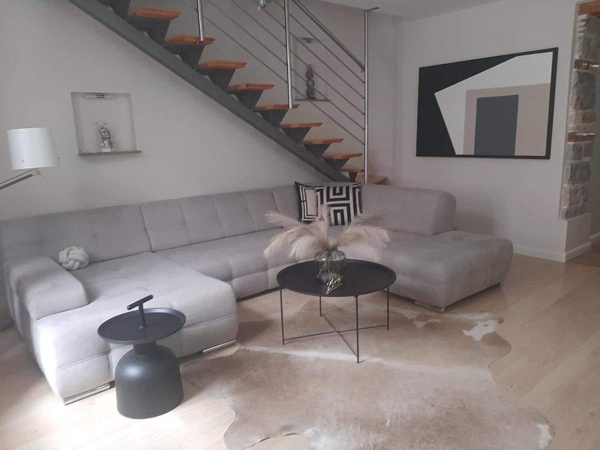 Arena Design Apartments With Free Private Parking And With A Terrace Pula Exteriör bild
