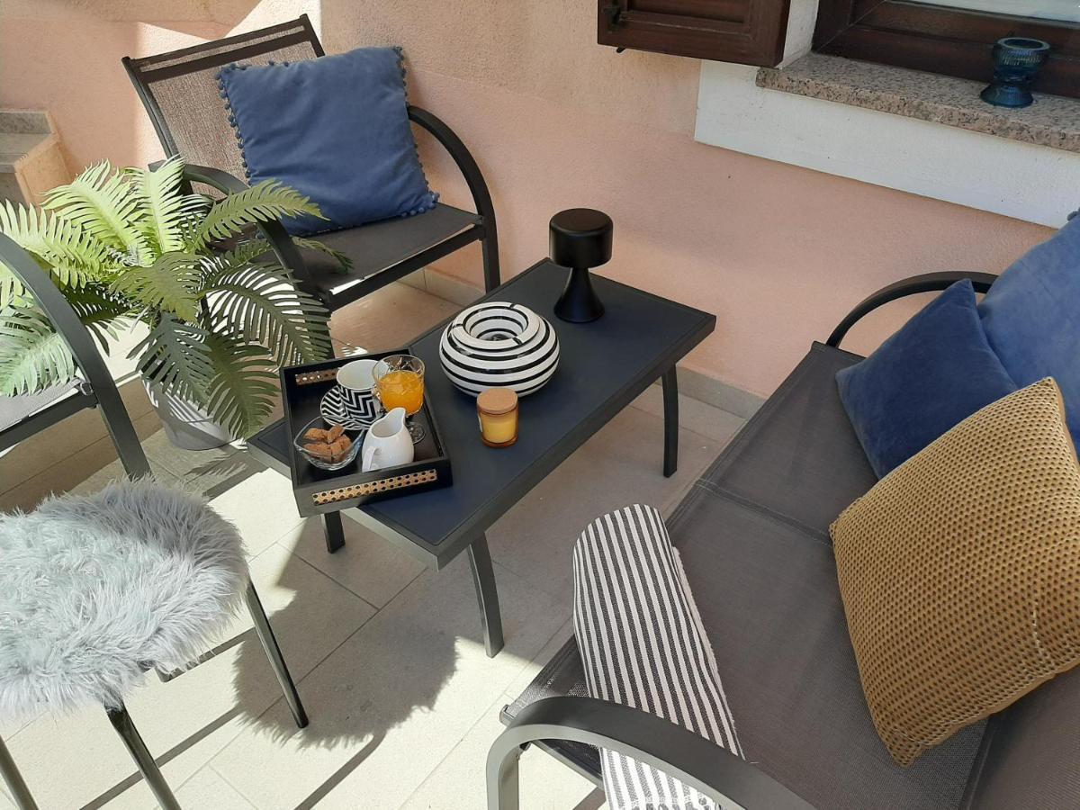 Arena Design Apartments With Free Private Parking And With A Terrace Pula Exteriör bild