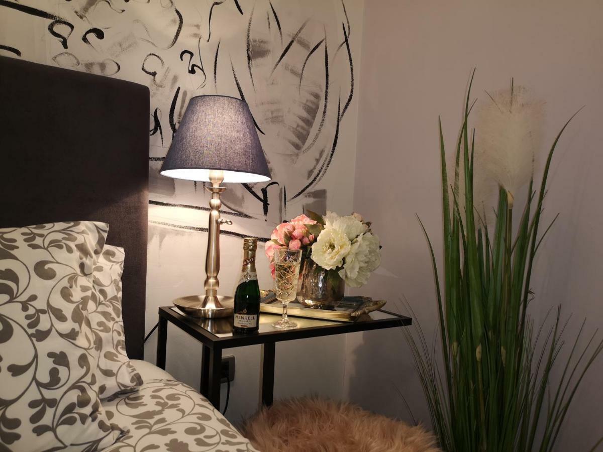 Arena Design Apartments With Free Private Parking And With A Terrace Pula Exteriör bild